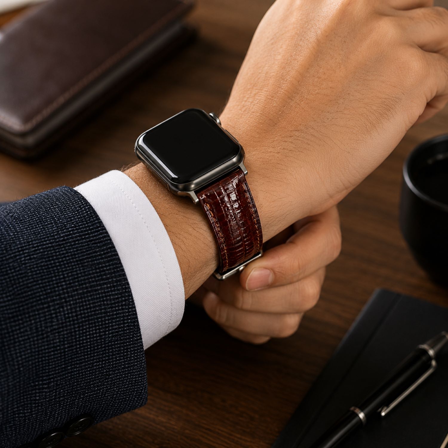 Replacement Lizard-Pattern Genuine Leather Watch Band with Tang Buckle Compatible with Apple Watch 38mm photo 3